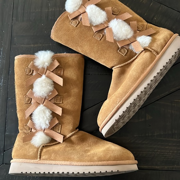 NWOT Koolabura by UGG Victoria Tall Chesnut Suede boots with bows 9 - Picture 2 of 7